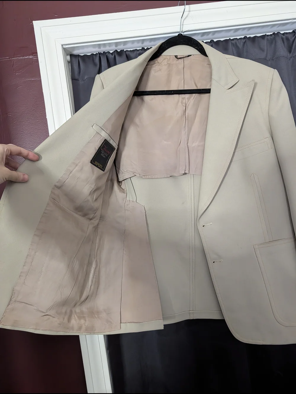 Kingcraft by Ripley vented feels synthetic